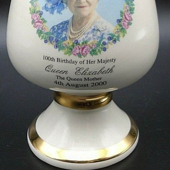 Queen Elizabeth 100 Birthday Commemorative Goblet - Picture 2 of 5
